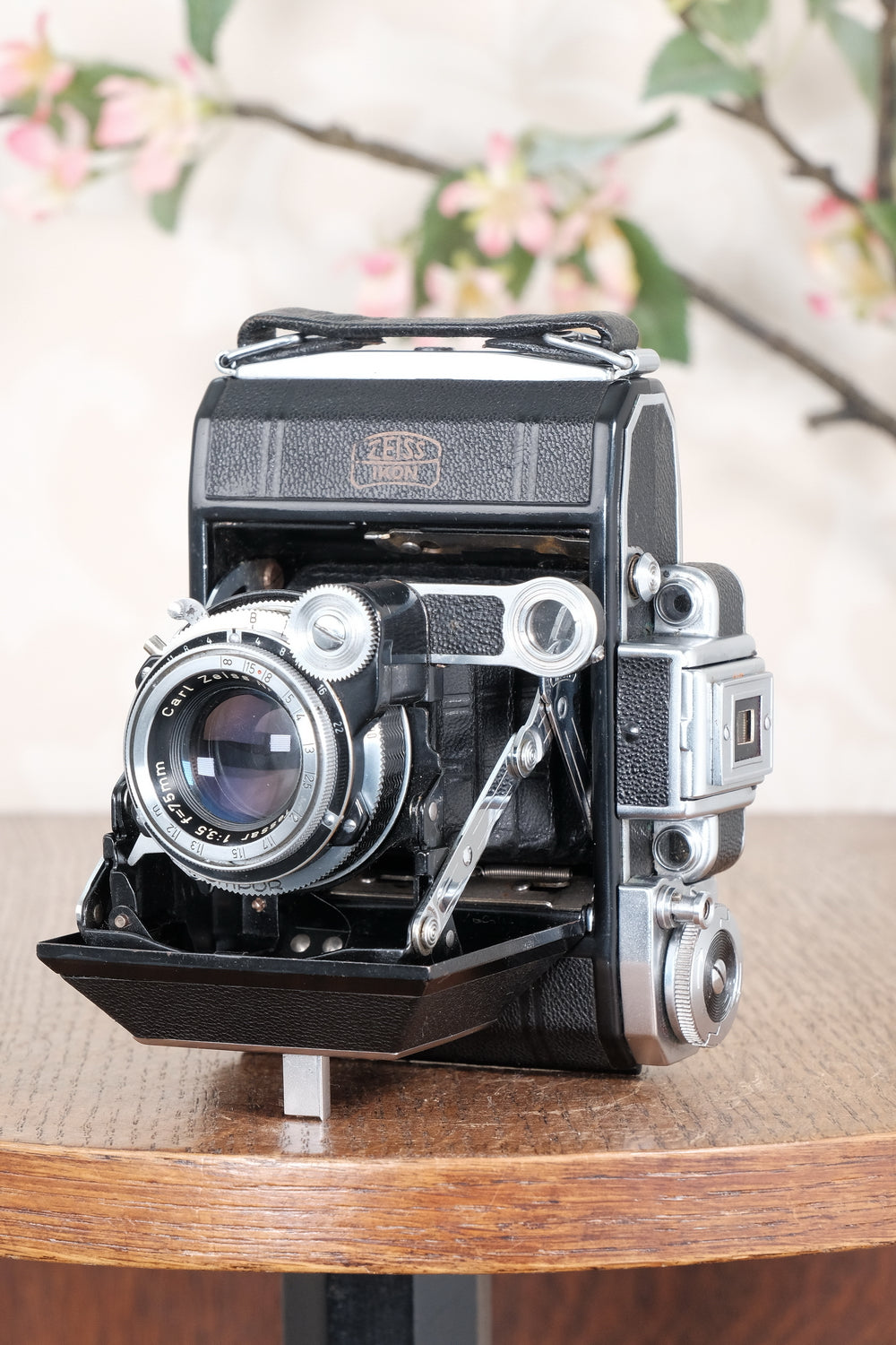 Superb! 1953 Zeiss Ikon Super Ikonta, Synchro-Compur & Coated Tessar. CLA’d, Freshly Serviced!