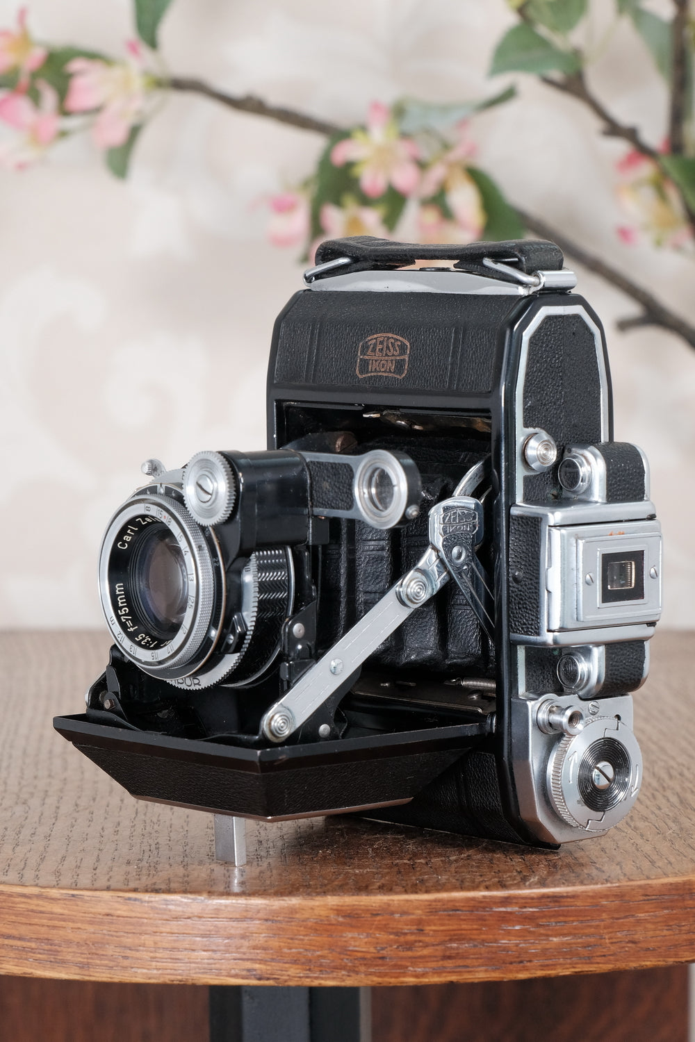 Superb! 1953 Zeiss Ikon Super Ikonta, Synchro-Compur & Coated Tessar. CLA’d, Freshly Serviced!