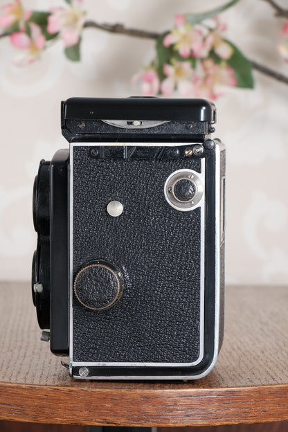 Superb 1936 Old Standard Rolleiflex with lovely original case and strap. Freshly Serviced, CLA’d!