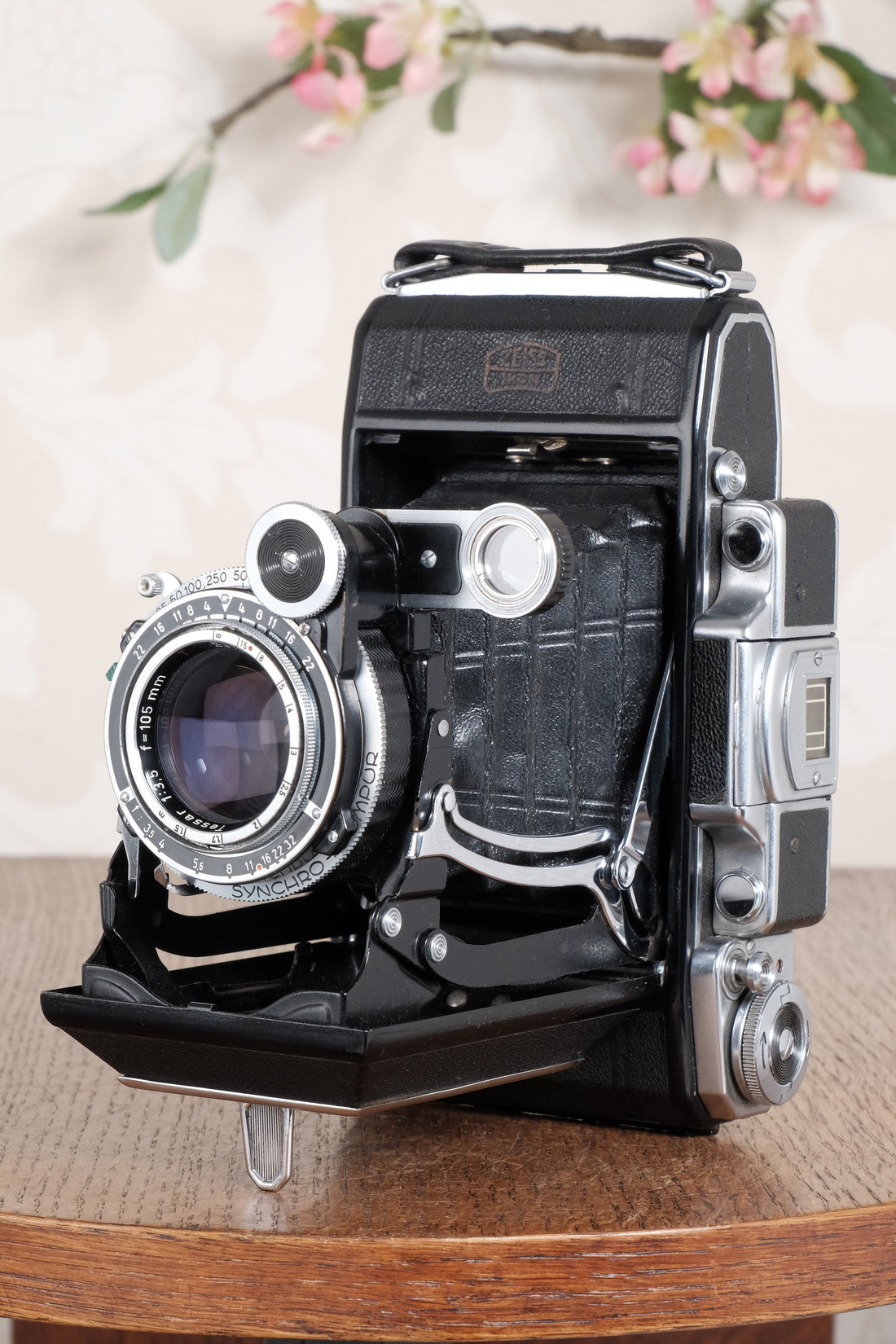 SUPERB! 1952 Zeiss-Ikon Super 6x9 Ikonta 531/2, Synchro-Compur & Coated Zeiss Tessar lens. CLA’d, Freshly Serviced!