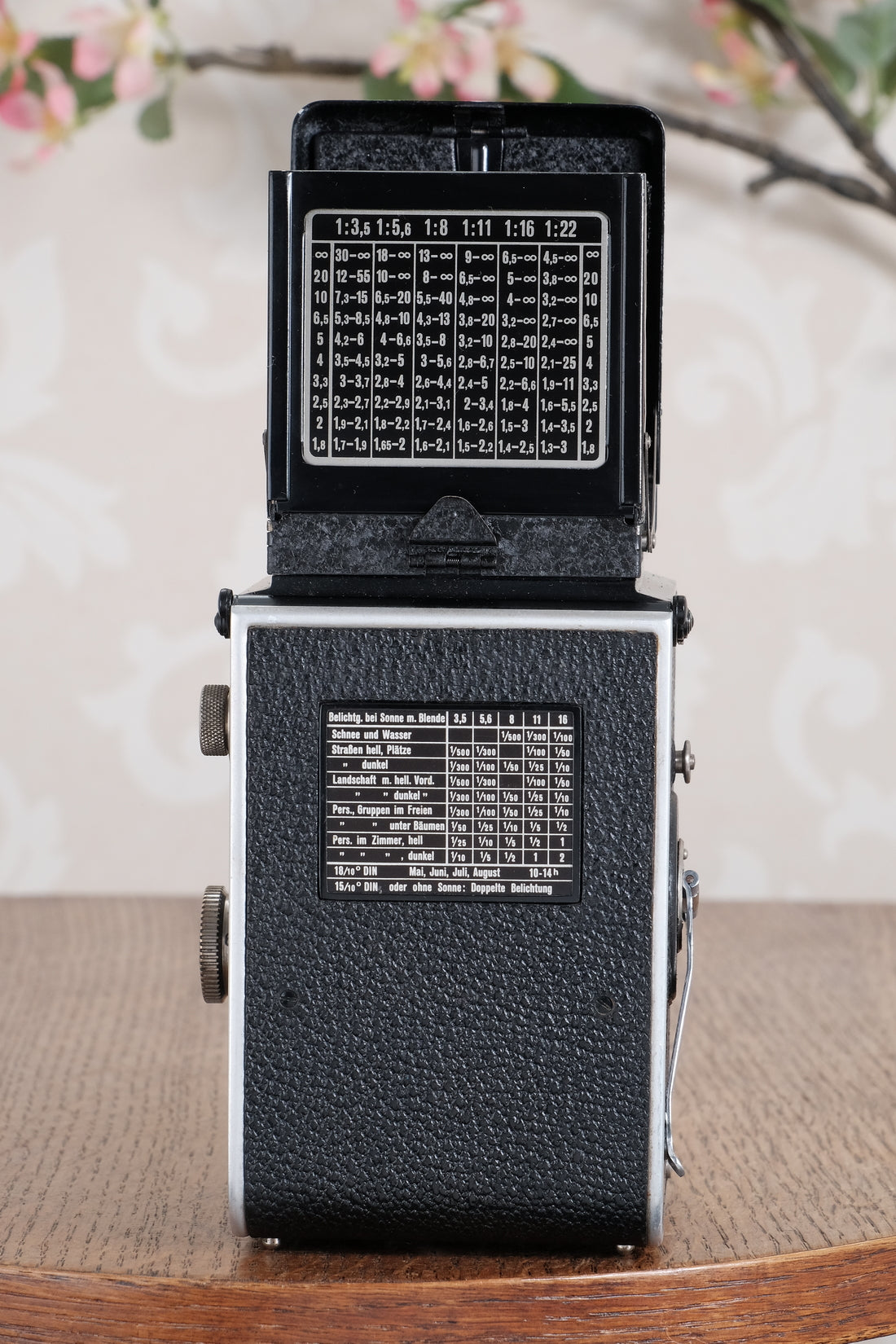 Superb! 1936 Old Standard Rolleiflex with lovely original lenscap, case and strap. Freshly Serviced, CLA’d!