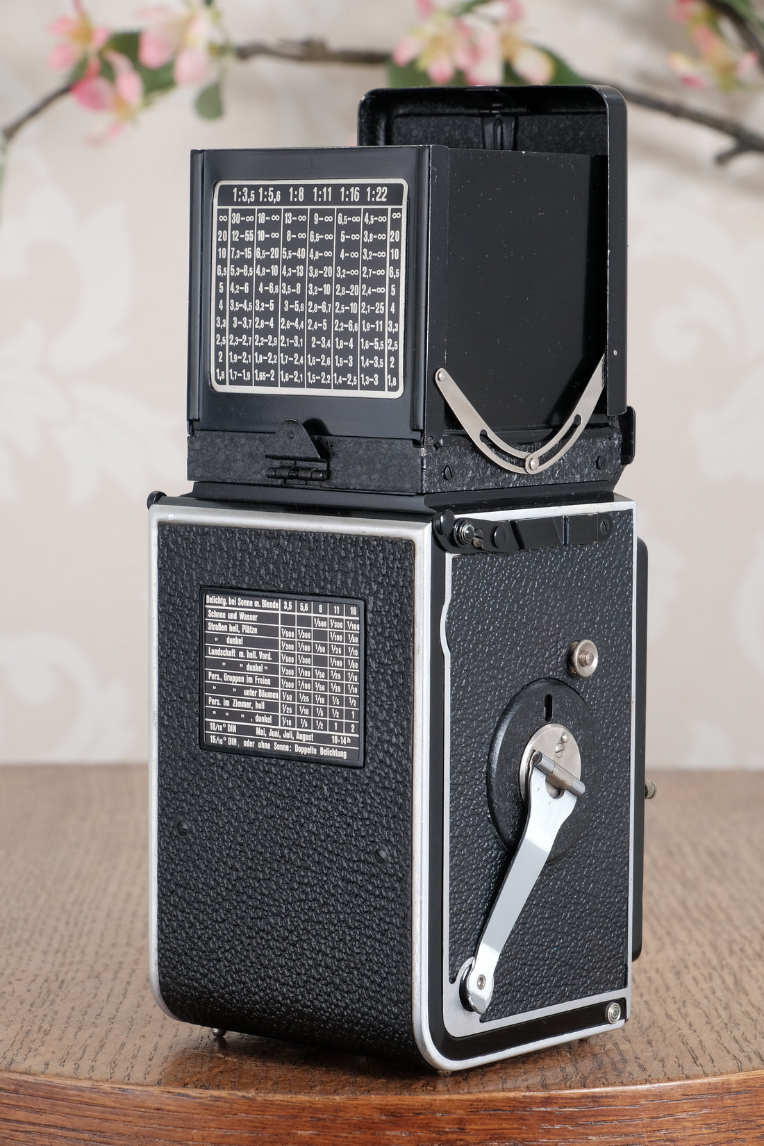 Superb! 1936 Old Standard Rolleiflex with lovely original lenscap, case and strap. Freshly Serviced, CLA’d!