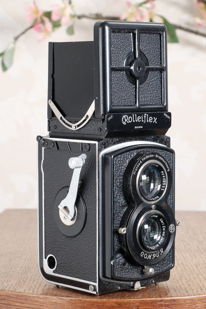 Superb! 1936 Old Standard Rolleiflex with lovely original lenscap, case and strap. Freshly Serviced, CLA’d!