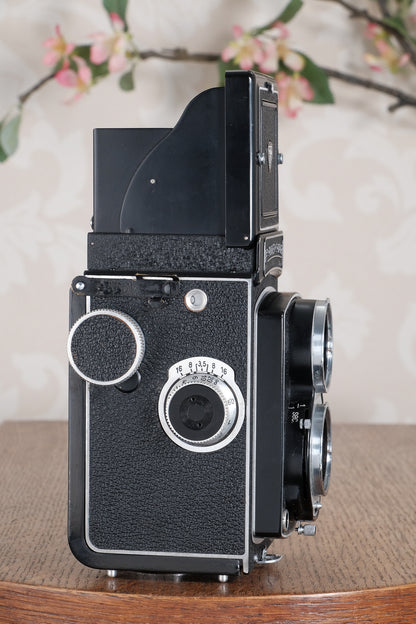 Near Mint! 1954 Rolleicord with Synchro-Compur shutter & Coated lens with original case, CLA'd, Freshly Serviced!