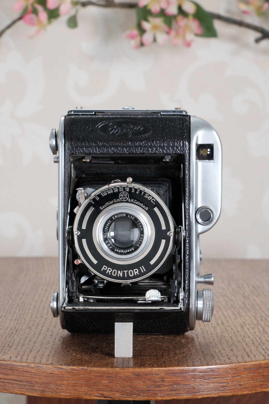 1939 Ensign 220, 6x6 / 6x4.5 Medium format Coupled Rangefinder Camera, , CLA'd, Freshly serviced!