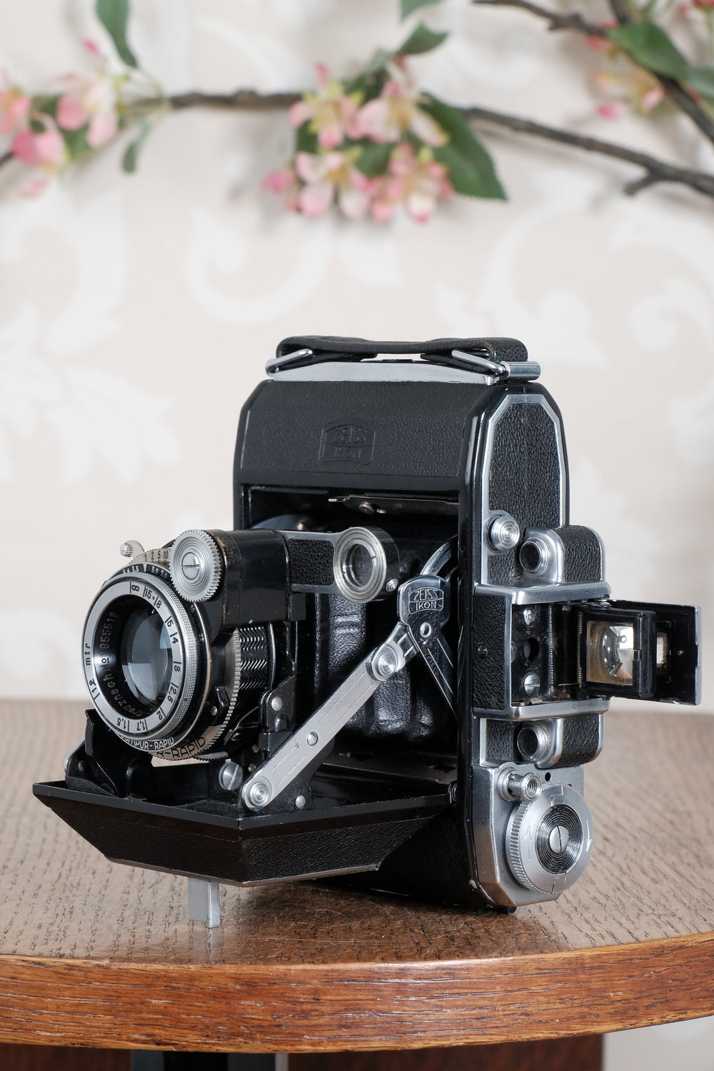 Superb, 1948 Zeiss Ikon Super Ikonta with case, CLA’d, Freshly Serviced!