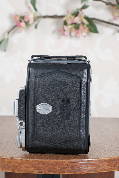 Superb, 1948 Zeiss Ikon Super Ikonta with case, CLA’d, Freshly Serviced!