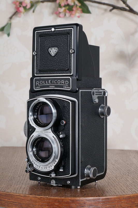 Near Mint! 1955 Rolleicord with Synchro-Compur shutter & Coated lens with original case, CLA'd, Freshly Serviced!