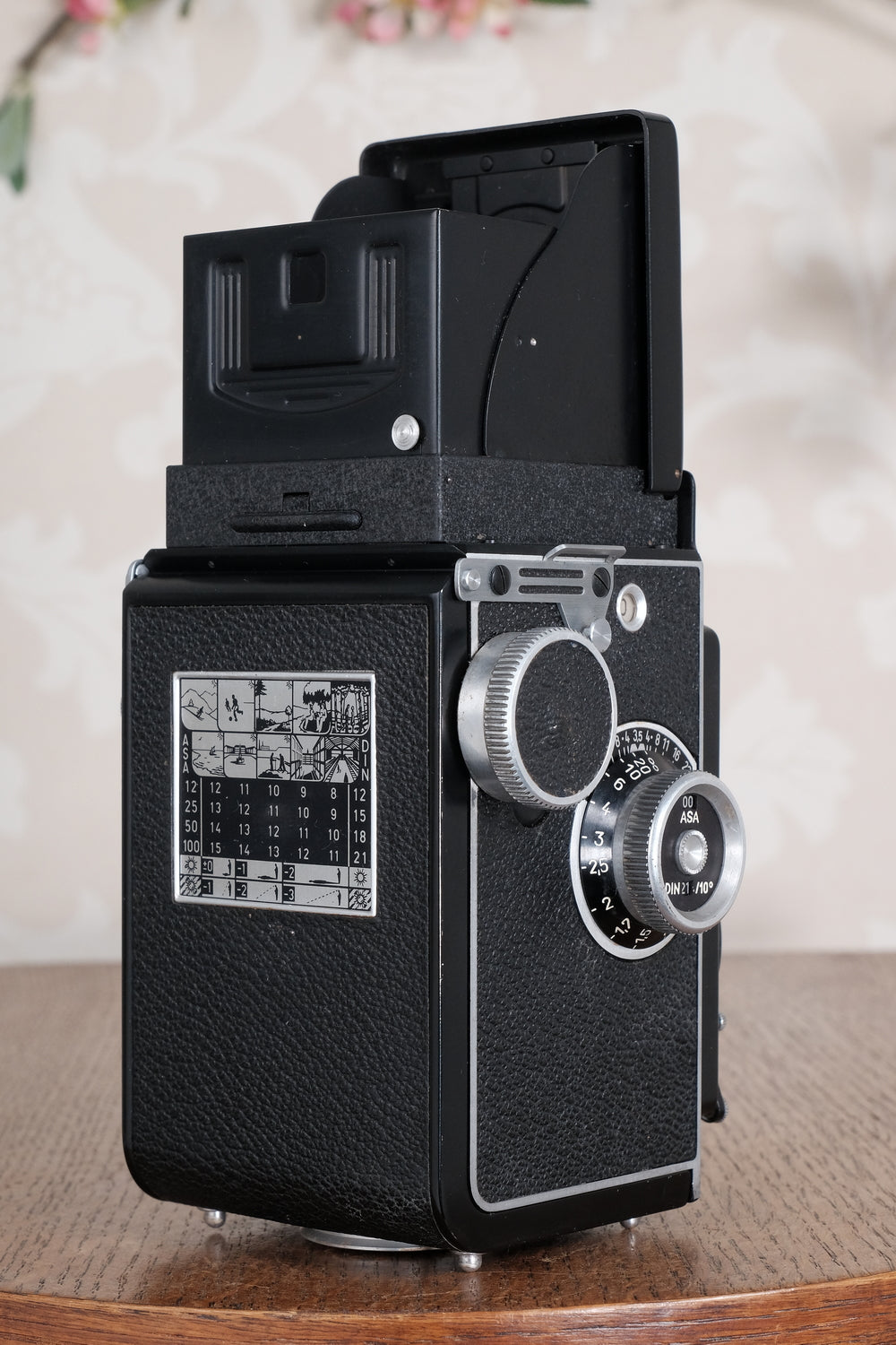 Near Mint! 1955 Rolleicord with Synchro-Compur shutter & Coated lens with original case, CLA'd, Freshly Serviced!