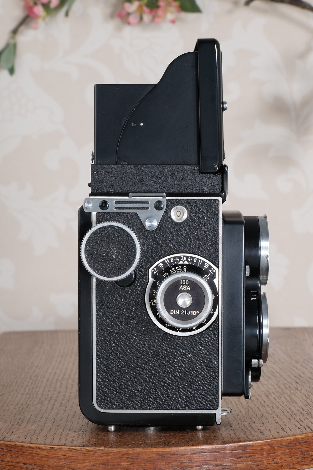 Near Mint! 1955 Rolleicord with Synchro-Compur shutter & Coated lens with original case, CLA'd, Freshly Serviced!