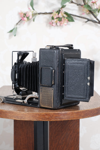 Superb! 1930 Voigtlander Bergheil Camera with Heliar lens. With 120 roll-film back, plate holders and case. Freshly serviced CLA’d