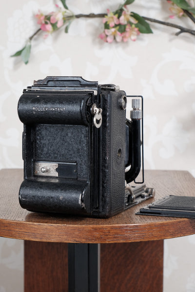 Superb! 1930 Voigtlander Bergheil Camera with Heliar lens. With 120 roll-film back, plate holders and case. Freshly serviced CLA’d