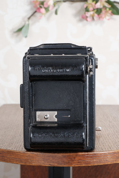 Excellent 1932 Voigtlander Bergheil with "rim-set" Compur shutter & Heliar lens. With 120 roll-film back, plate holders and case. Freshly serviced CLA’d