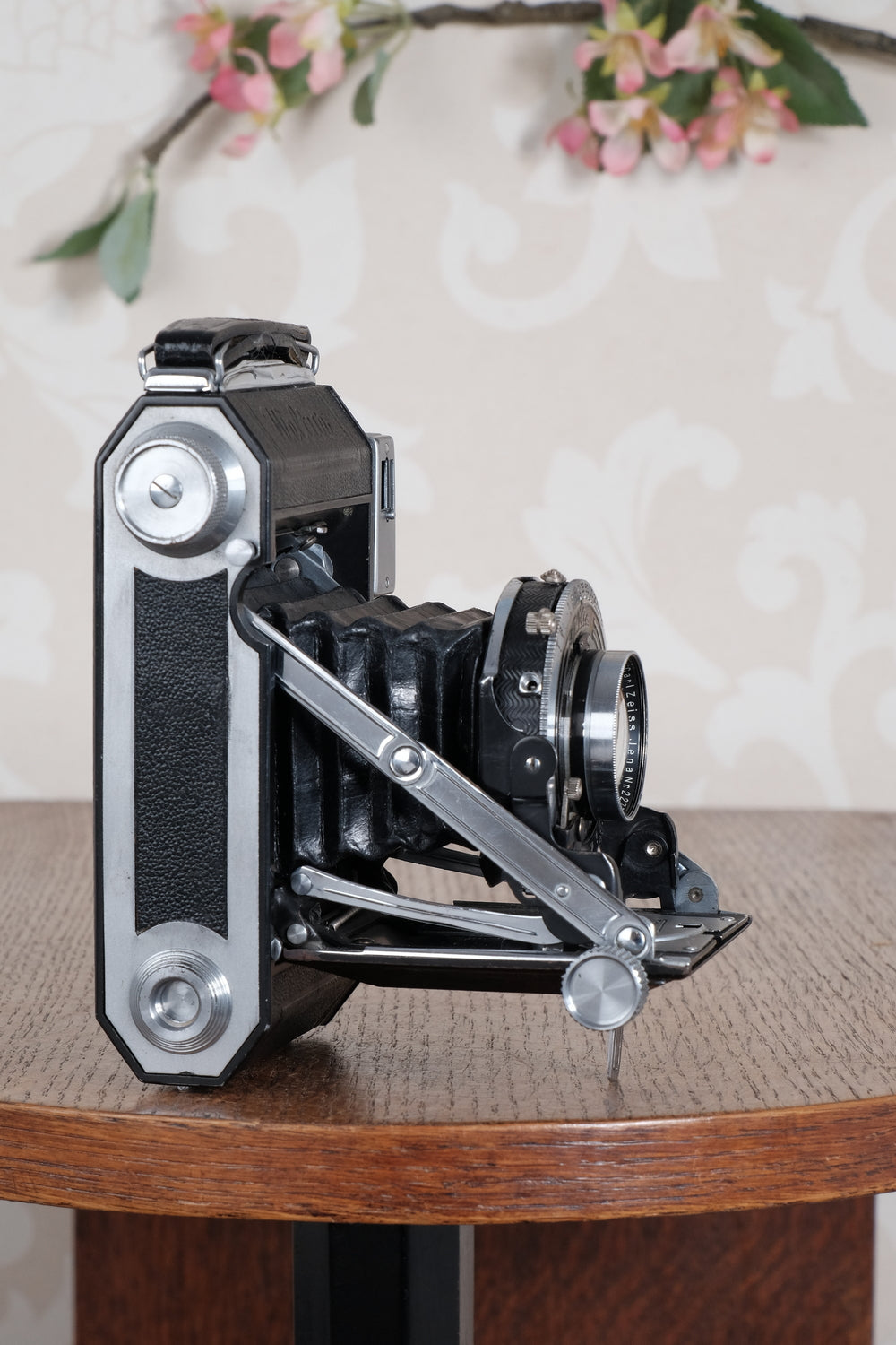 Rare! 1938 WELTA WELTUR, Medium format, Coupled Rangefinder Camera, with original case. CLA'd, Freshly serviced!