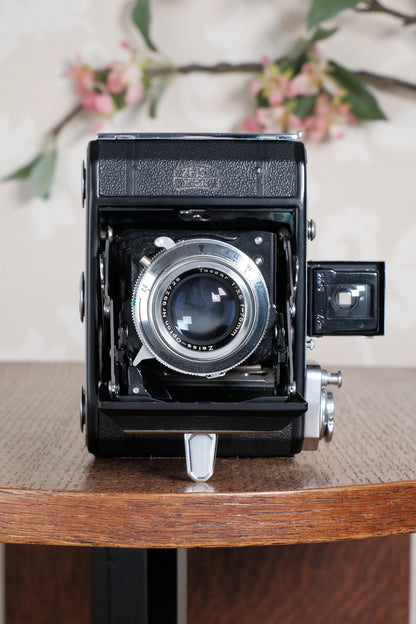 Mint! 1952 Zeiss Ikon Ikonta, Coated Tessar. Freshly Serviced, CLA'd