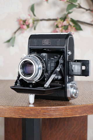 Mint! 1952 Zeiss Ikon Ikonta, Coated Tessar. Freshly Serviced, CLA'd