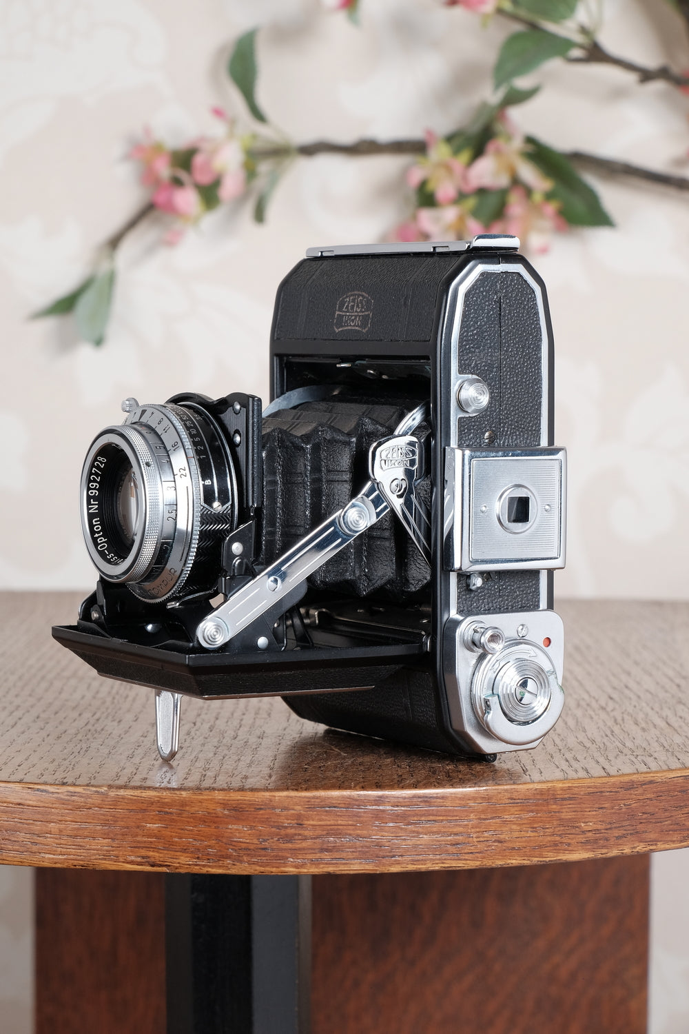 Mint! 1952 Zeiss Ikon Ikonta, Coated Tessar. Freshly Serviced, CLA'd