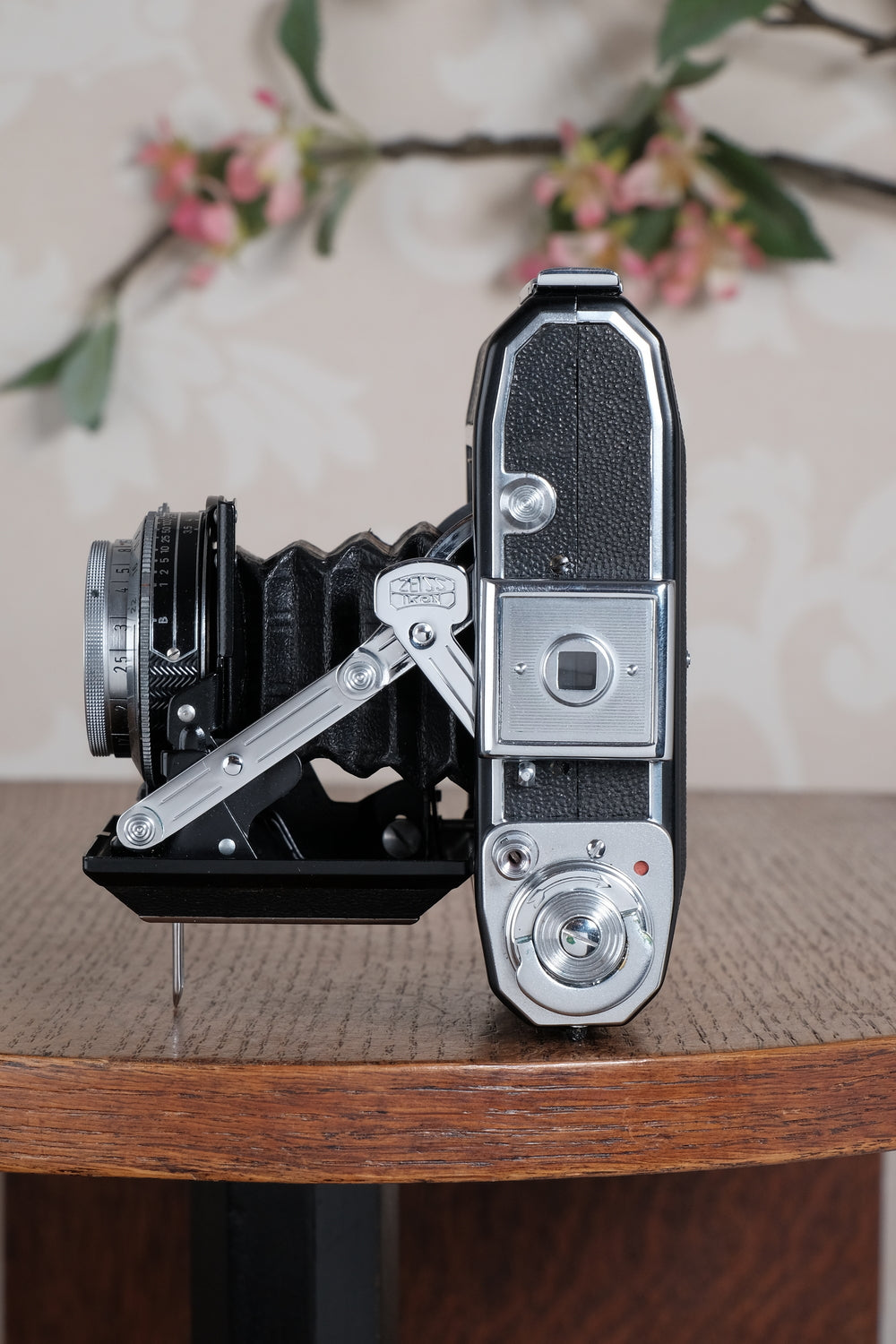 Mint! 1952 Zeiss Ikon Ikonta, Coated Tessar. Freshly Serviced, CLA'd