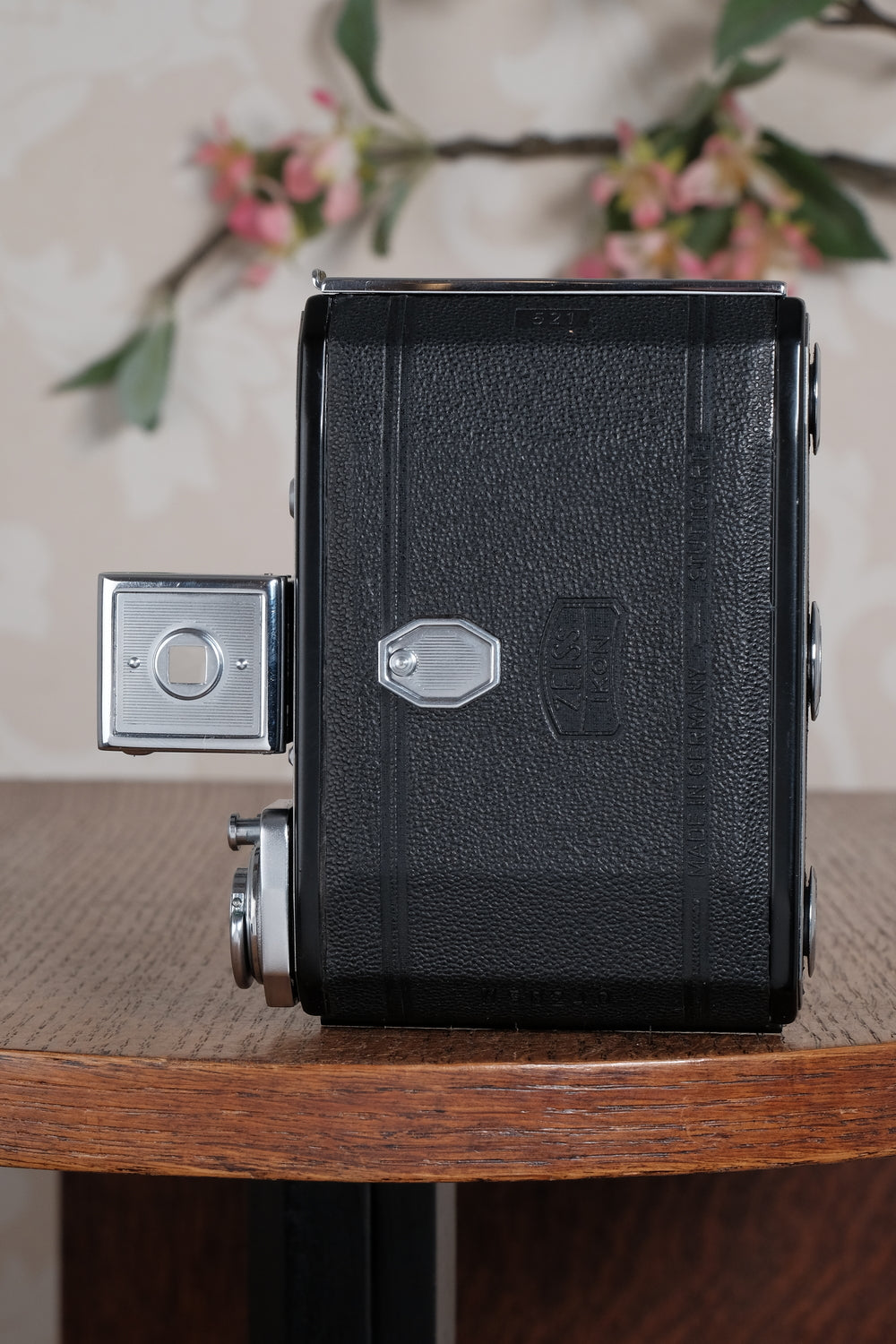 Mint! 1952 Zeiss Ikon Ikonta, Coated Tessar. Freshly Serviced, CLA'd