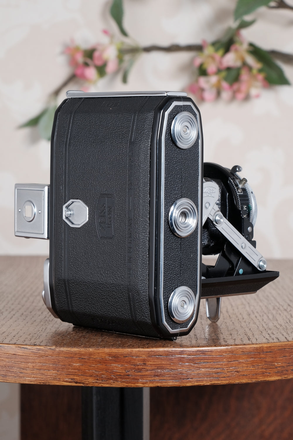 Mint! 1952 Zeiss Ikon Ikonta, Coated Tessar. Freshly Serviced, CLA'd