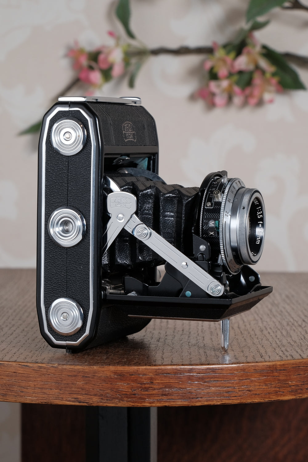 Mint! 1952 Zeiss Ikon Ikonta, Coated Tessar. Freshly Serviced, CLA'd