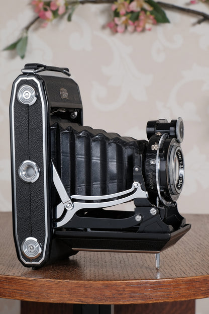 Near Mint! 1938 Zeiss Ikon Super Ikonta 6x9 (and 6x4,5), Tessar lens. CLA’d, Freshly Serviced!