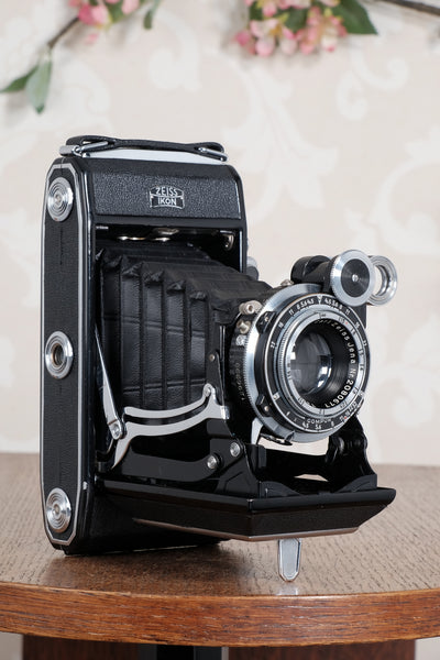 Near Mint! 1938 Zeiss Ikon Super Ikonta 6x9 (only), Tessar lens. CLA’d, Freshly Serviced!