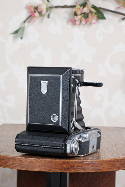 Near mint! 1956 Zeiss Ikon 6x9 camera, coated Carl Zeiss Tessar lens and case,  Freshly Serviced, CLA'd