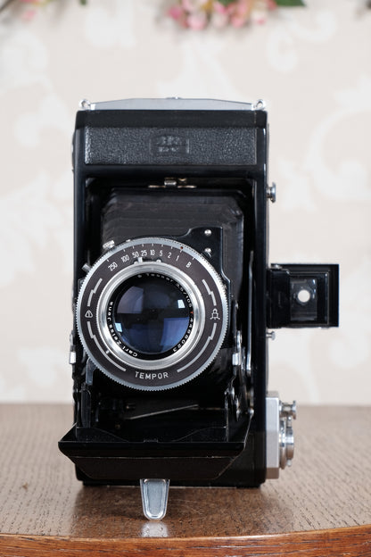 Near mint! 1956 Zeiss Ikon 6x9 camera, coated Carl Zeiss Tessar lens and case,  Freshly Serviced, CLA'd