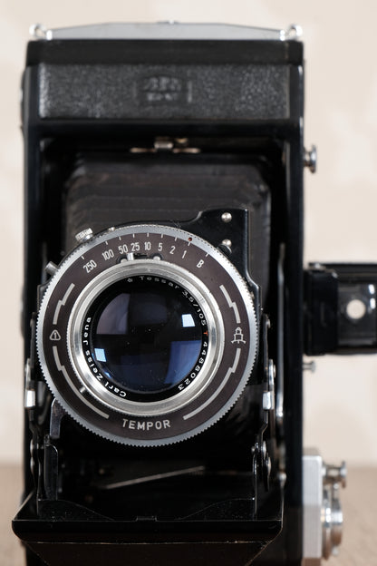 Near mint! 1956 Zeiss Ikon 6x9 camera, coated Carl Zeiss Tessar lens and case,  Freshly Serviced, CLA'd