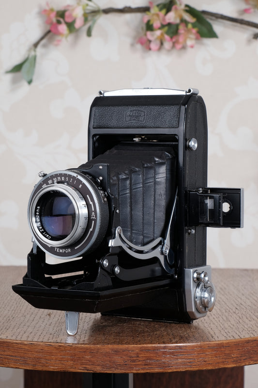 Near mint! 1956 Zeiss Ikon 6x9 camera, coated Carl Zeiss Tessar lens and case,  Freshly Serviced, CLA'd