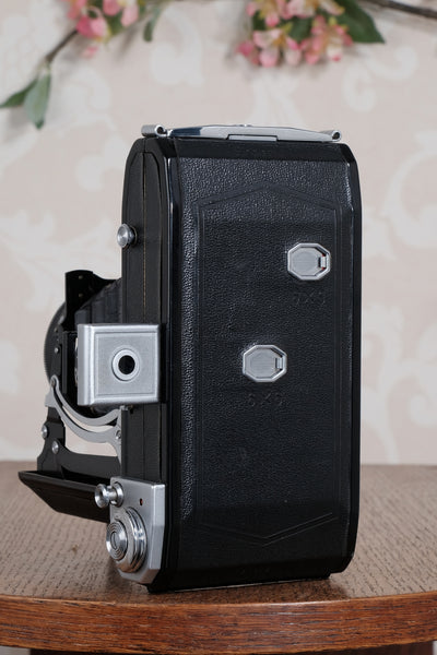 Near mint! 1956 Zeiss Ikon 6x9 camera, coated Carl Zeiss Tessar lens and case,  Freshly Serviced, CLA'd