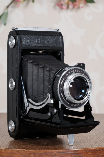 Near mint! 1956 Zeiss Ikon 6x9 camera, coated Carl Zeiss Tessar lens and case,  Freshly Serviced, CLA'd