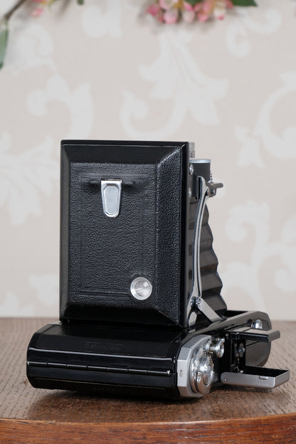 Near mint! 1956 Zeiss Ikon 6x9 camera, coated Carl Zeiss Tessar lens and case,  Freshly Serviced, CLA'd