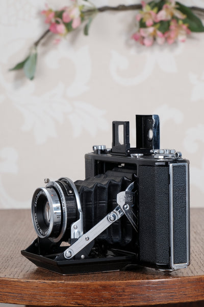 Near Mint! 1936 Zeiss Ikon 6x6 Ikonta with Tessar lens & case. Freshly Serviced, CLA'd