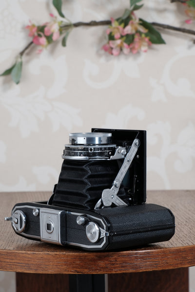 Near Mint! 1936 Zeiss Ikon 6x6 Ikonta with Tessar lens & case. Freshly Serviced, CLA'd