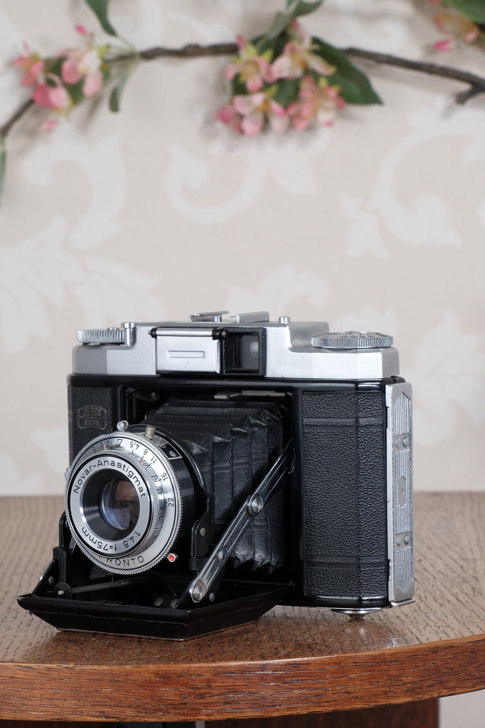 Near Mint! 1956 Zeiss Ikon Nettax with original case. Freshly Serviced, CLA'd