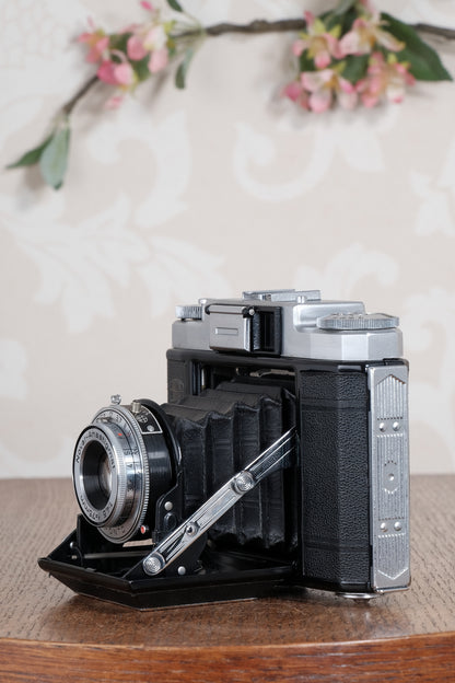 Near Mint! 1956 Zeiss Ikon Nettax with original case. Freshly Serviced, CLA'd