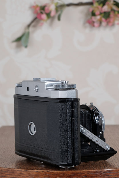 Near Mint! 1956 Zeiss Ikon Nettax with original case. Freshly Serviced, CLA'd