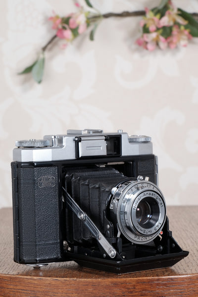 Near Mint! 1956 Zeiss Ikon Nettax with original case. Freshly Serviced, CLA'd