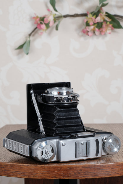 Near Mint! 1956 Zeiss Ikon Nettax with original case. Freshly Serviced, CLA'd