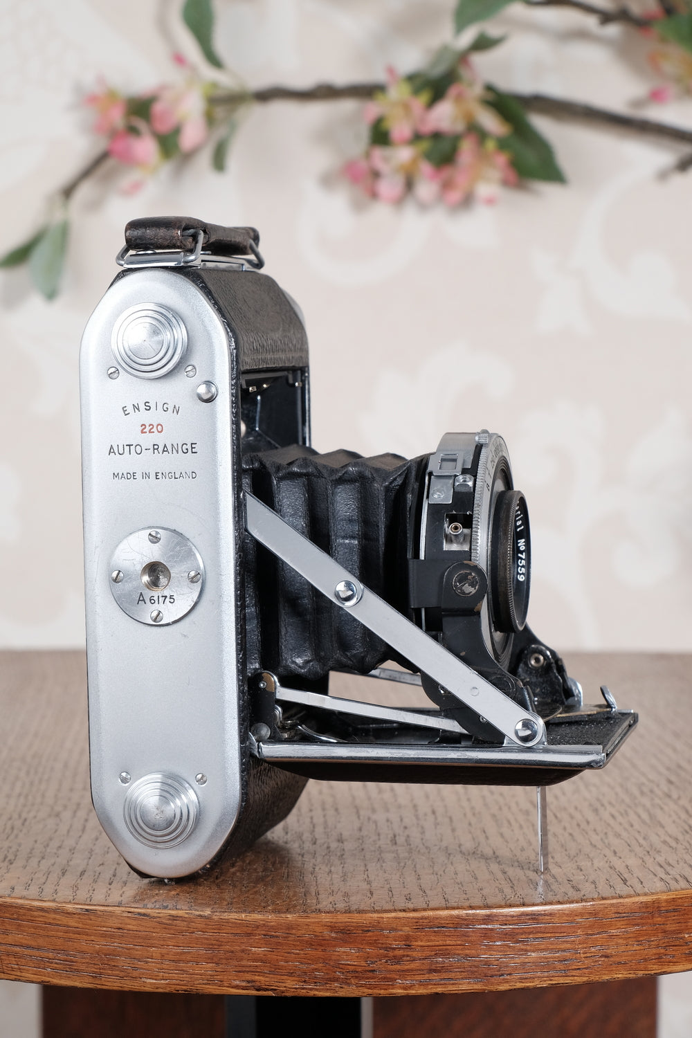 1939 Ensign 220, 6x6 / 6x4.5 Medium format Coupled Rangefinder Camera. CLA'd, Freshly serviced!