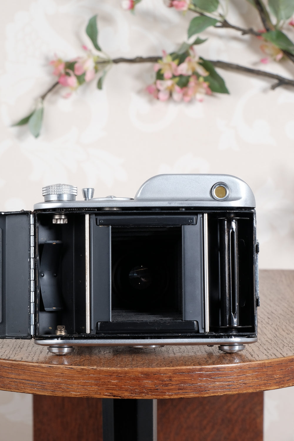 1939 Ensign 220, 6x6 / 6x4.5 Medium format Coupled Rangefinder Camera. CLA'd, Freshly serviced!