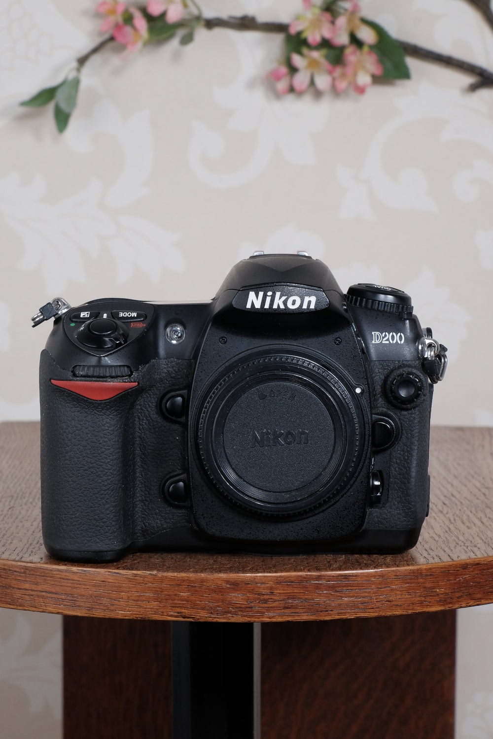 Superb! Nikon D200 in near mint condition with original packaging