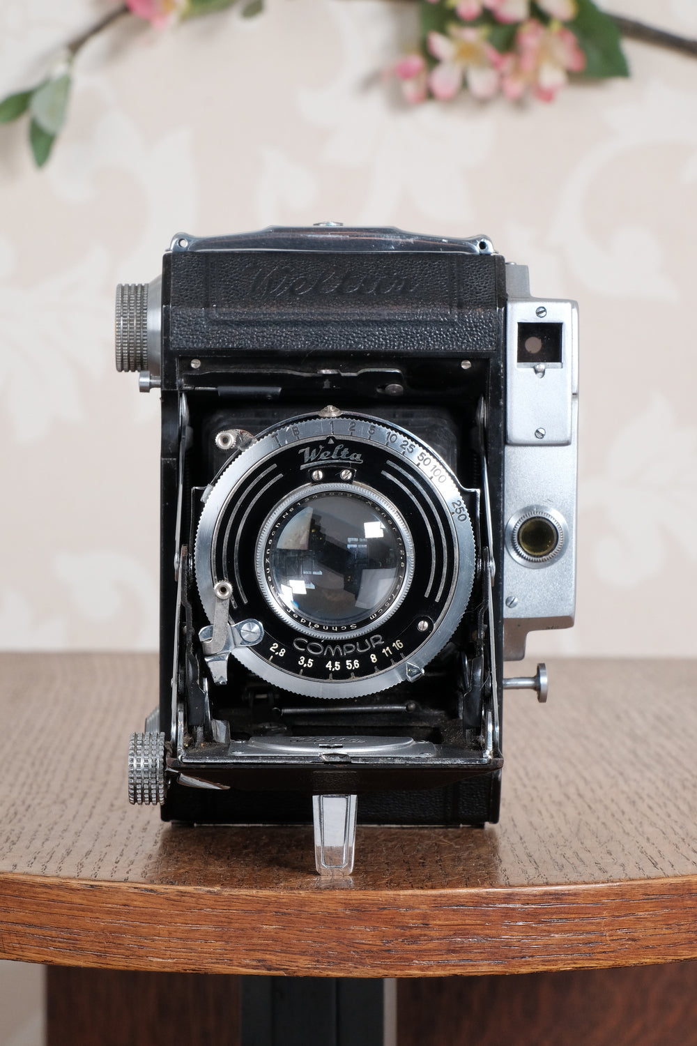 Rare! 1938 WELTA WELTUR, Medium format, Coupled Rangefinder Camera with original case. CLA'd, Freshly serviced!