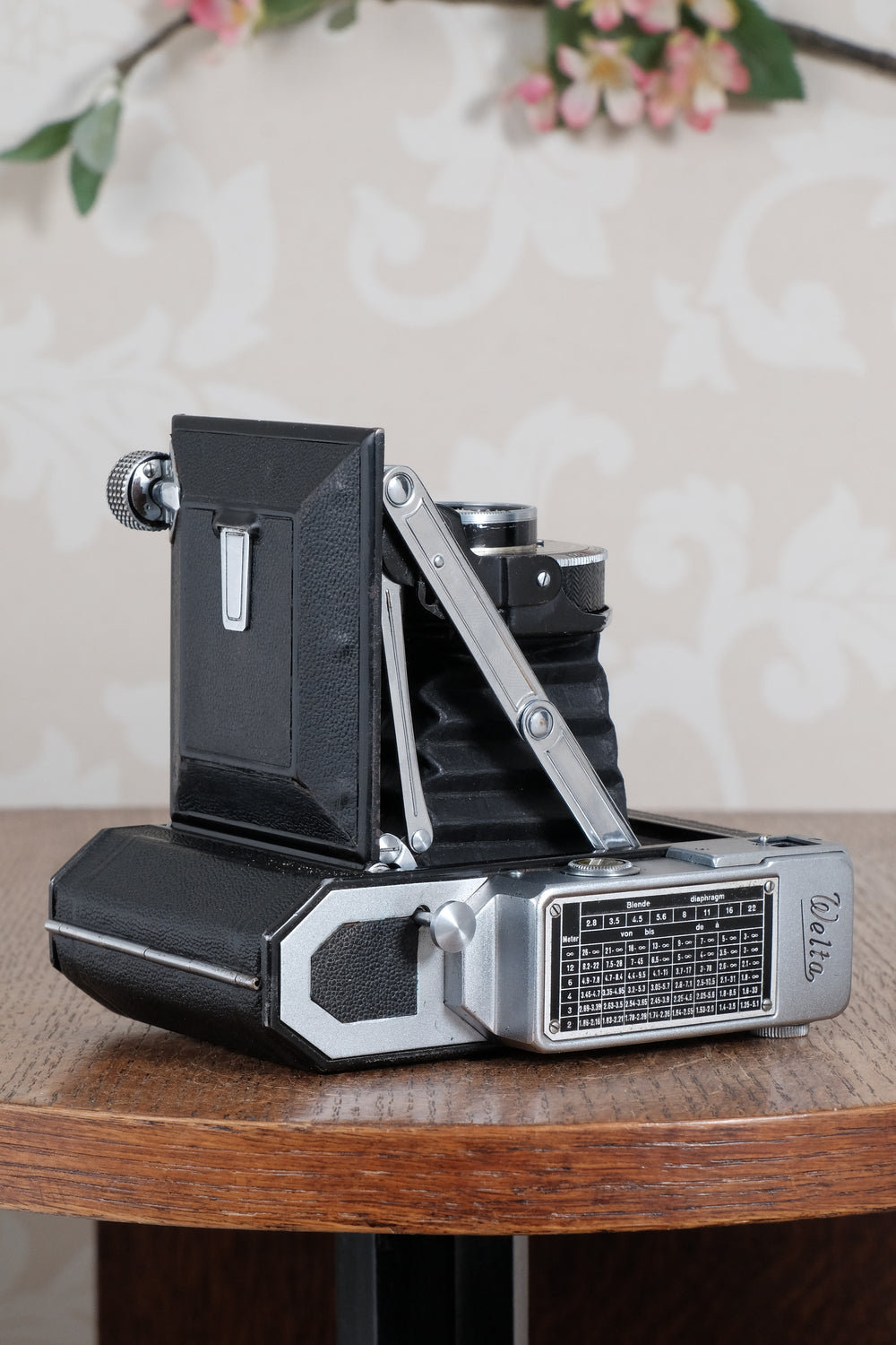 Rare! 1938 WELTA WELTUR, Medium format, Coupled Rangefinder Camera with original case. CLA'd, Freshly serviced!