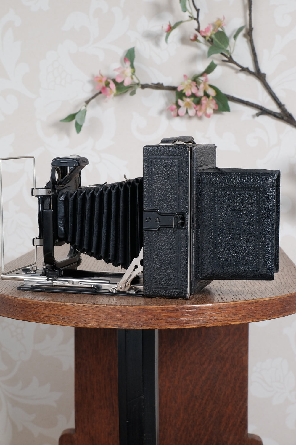 Superb! 1930 6x9 Donata 227/3 plate camera with Carl Zeiss Tessar lens & 120 roll film back. Freshly serviced CLA’d