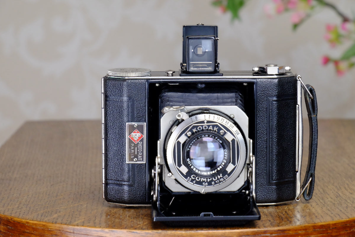 Superb! 1935 Art-deco 6x4.5 Duo camera, with Zeiss Tessar lens, CLA'd, Freshly Serviced! - Nagel- Petrakla Classic Cameras