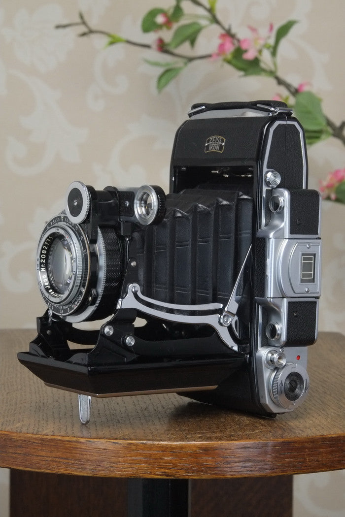 SUPERB! 1938 Zeiss Ikon Super Ikonta 6x9, Tessar lens, Compur Rapid shutter and original mask. - Zeiss-Ikon- Petrakla Classic Cameras