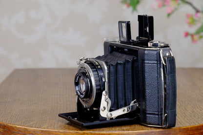 Superb! 1935 Art-deco 6x4.5 Duo camera, with Zeiss Tessar lens, CLA'd, Freshly Serviced! - Nagel- Petrakla Classic Cameras